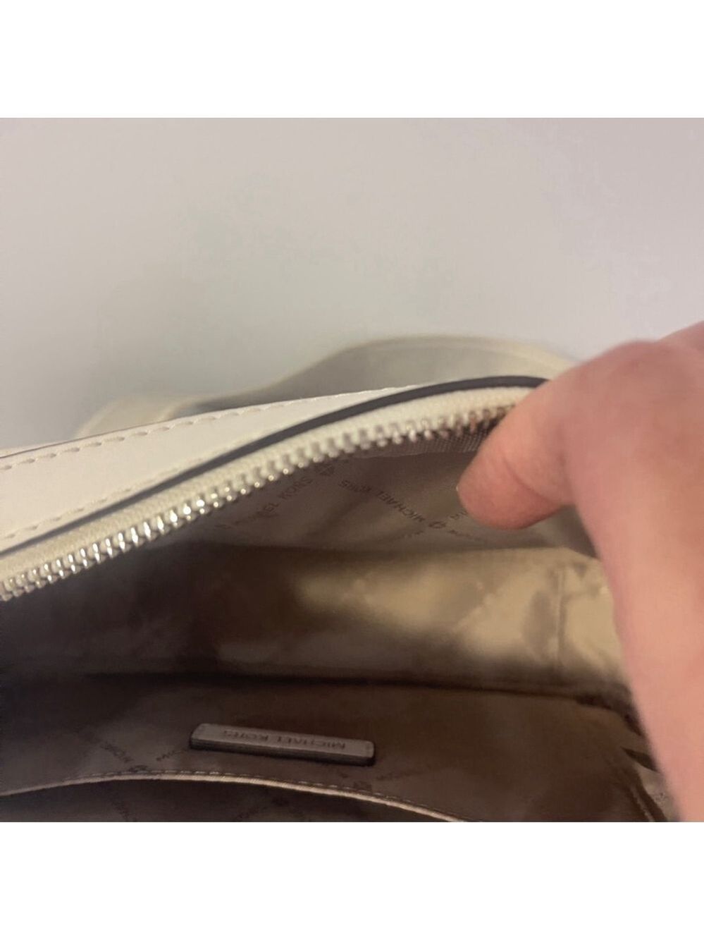 Michael Kors Maeve Crossbody Bag & Wallet Set Optic White Gray MK Signature Logo - Picture 10 of 14